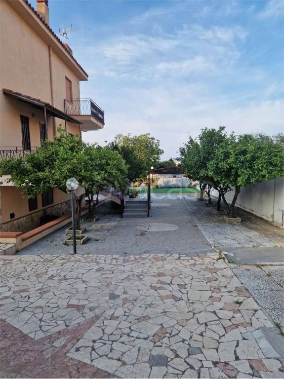 casa indipendente in vendita a Carini in zona Villagrazia di Carini