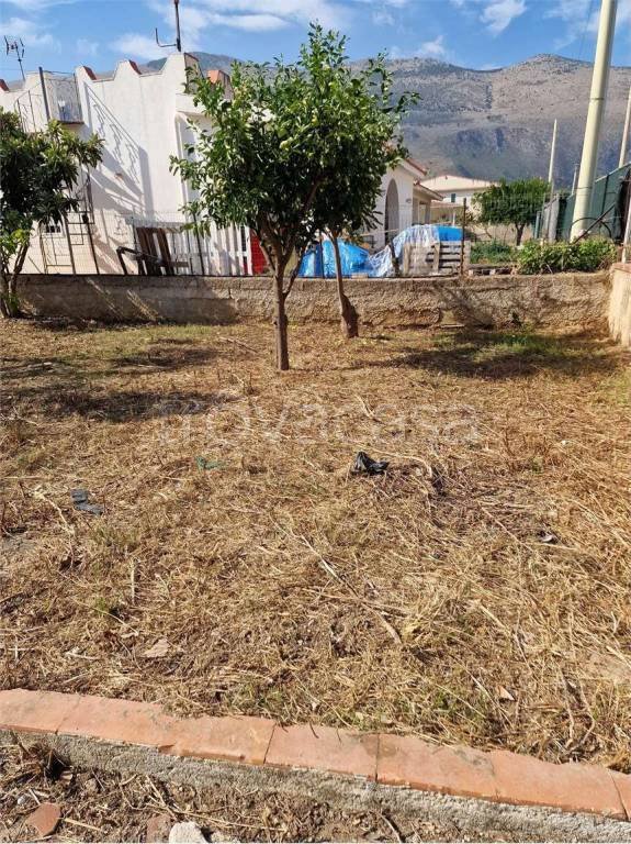 casa indipendente in vendita a Carini in zona Villagrazia di Carini