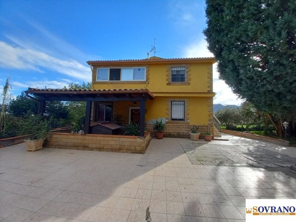 casa indipendente in vendita a Carini in zona Villagrazia di Carini