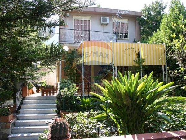 casa indipendente in vendita a Carini