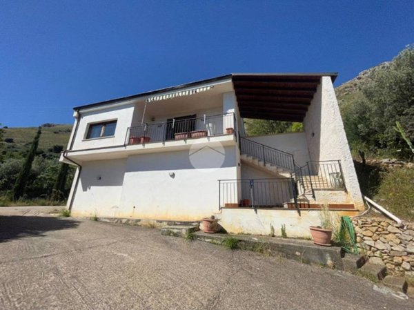 casa indipendente in vendita a Carini