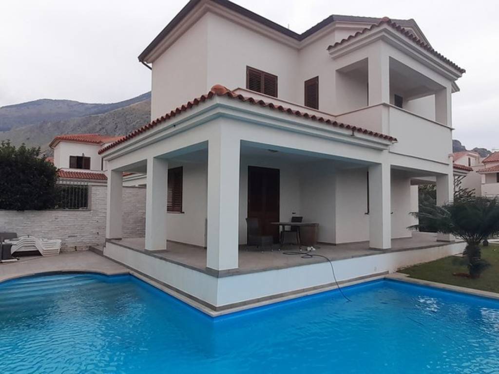 casa indipendente in vendita a Carini in zona Villagrazia di Carini