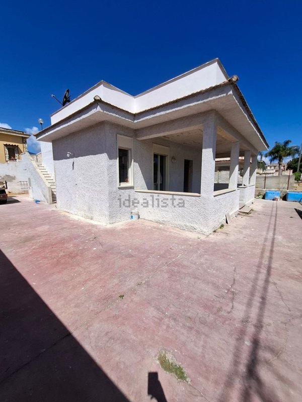 casa indipendente in vendita a Carini