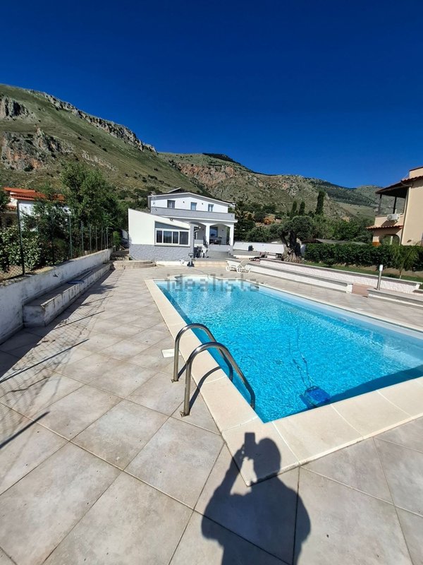 casa indipendente in vendita a Carini