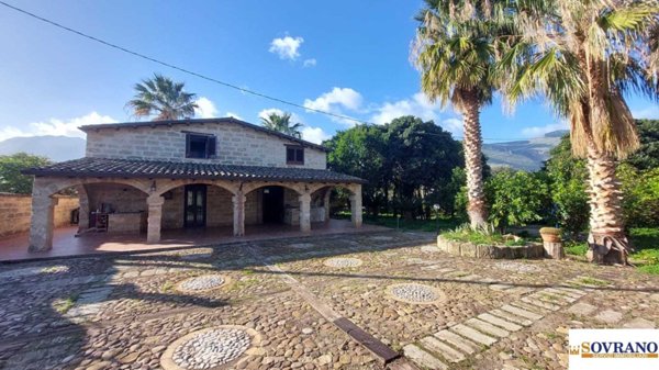 casa indipendente in vendita a Carini in zona Bivio Foresta