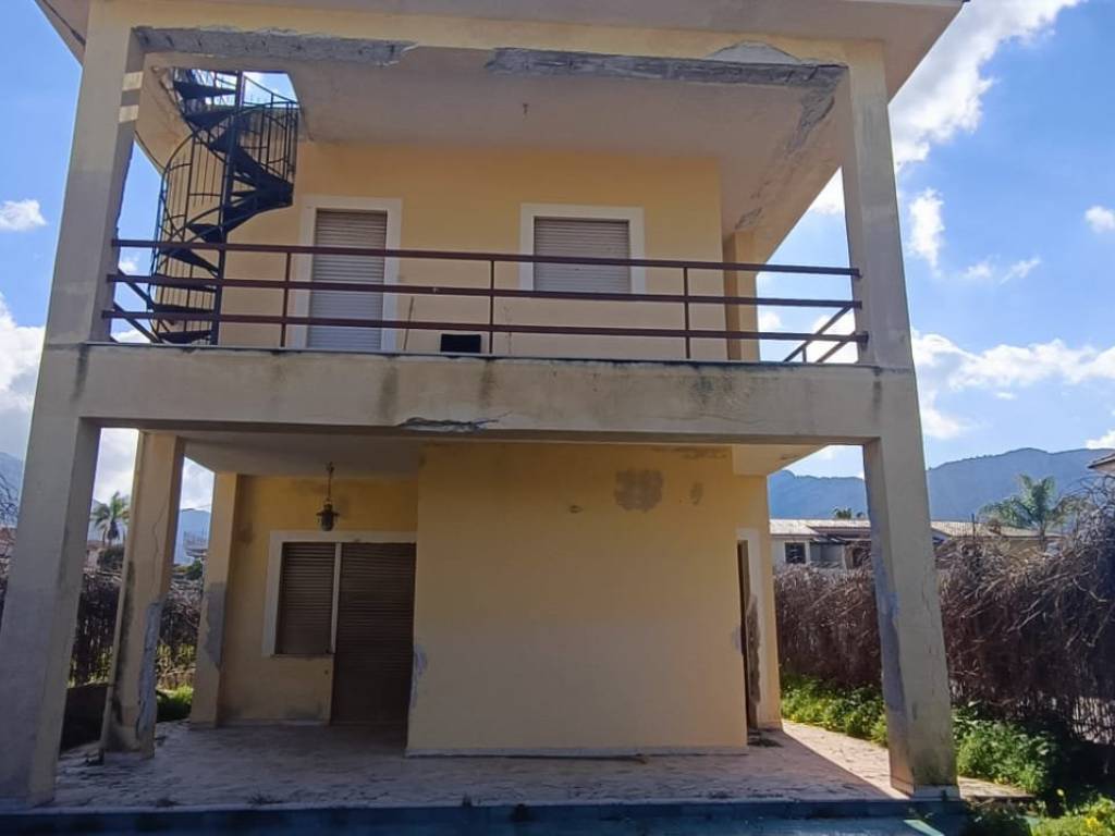 casa indipendente in vendita a Carini
