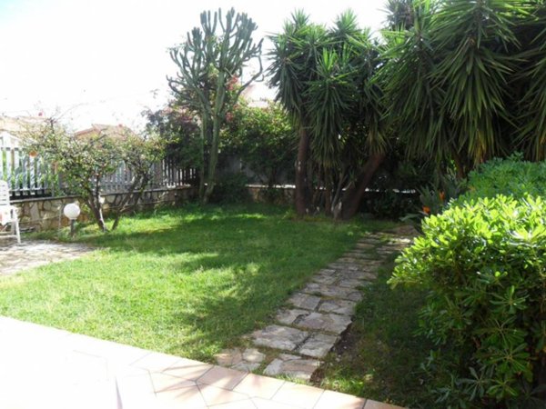 casa indipendente in vendita a Carini in zona Villagrazia di Carini