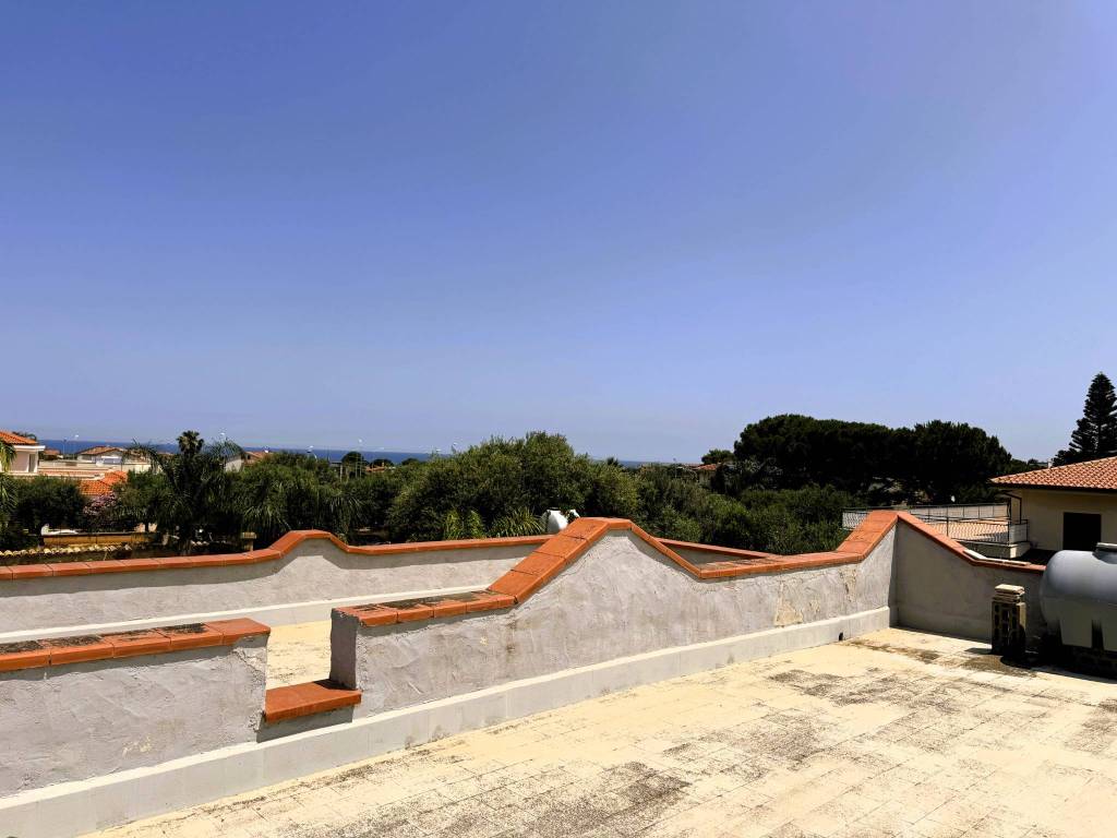 casa indipendente in vendita a Carini in zona Piraineto