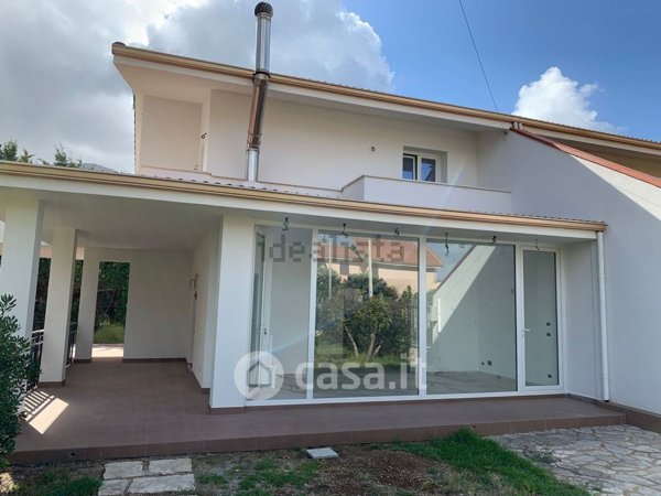 casa indipendente in vendita a Carini in zona Villagrazia di Carini