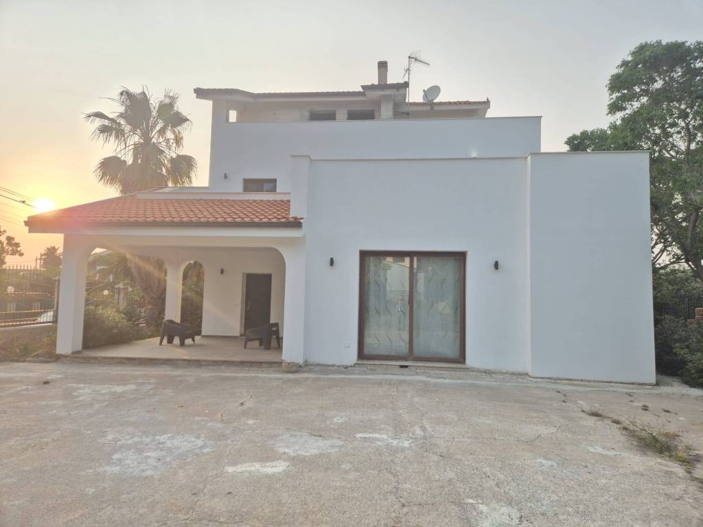 casa indipendente in vendita a Carini