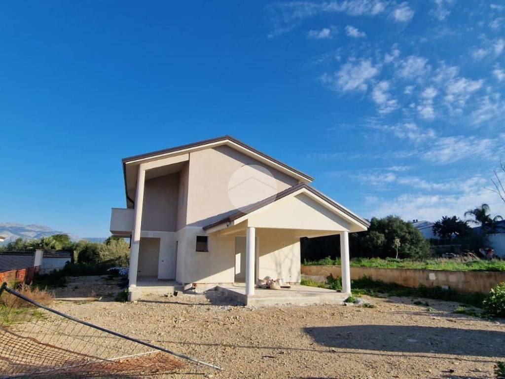 casa indipendente in vendita a Carini