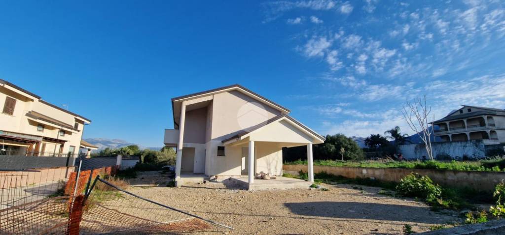 casa indipendente in vendita a Carini