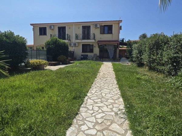 casa indipendente in vendita a Carini