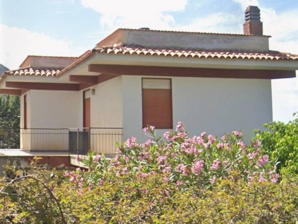 casa indipendente in vendita a Carini