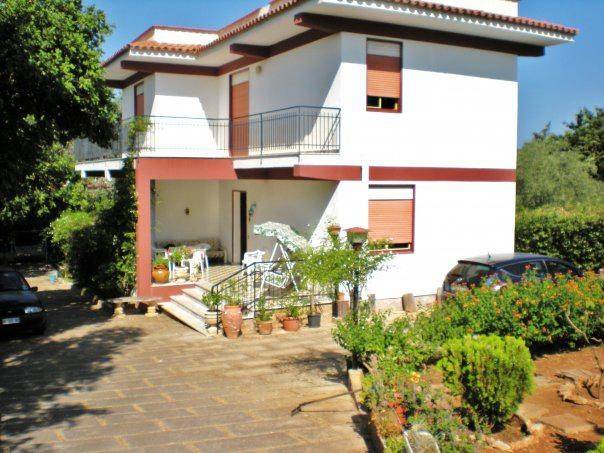 casa indipendente in vendita a Carini