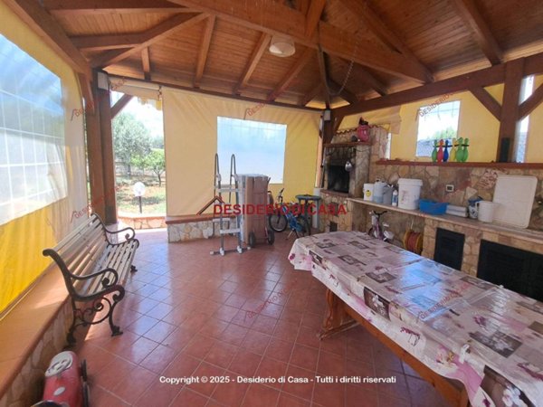 casa indipendente in vendita a Carini
