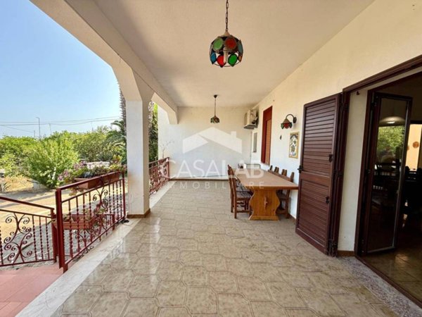 casa indipendente in vendita a Carini