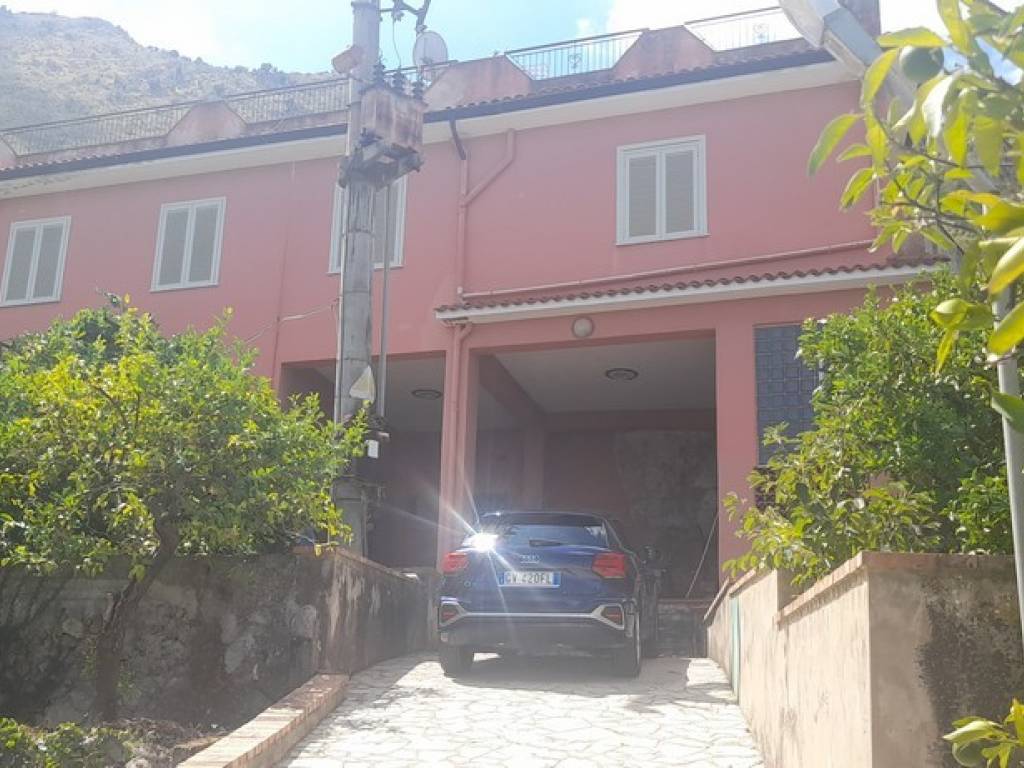 casa indipendente in vendita a Carini
