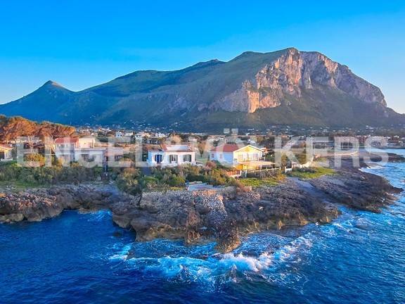 casa indipendente in vendita a Carini