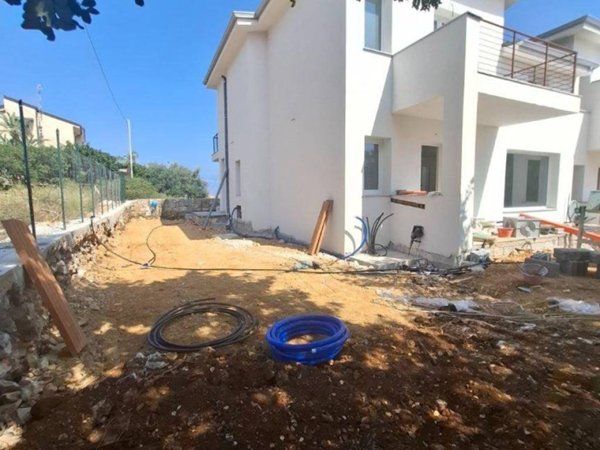 casa indipendente in vendita a Carini