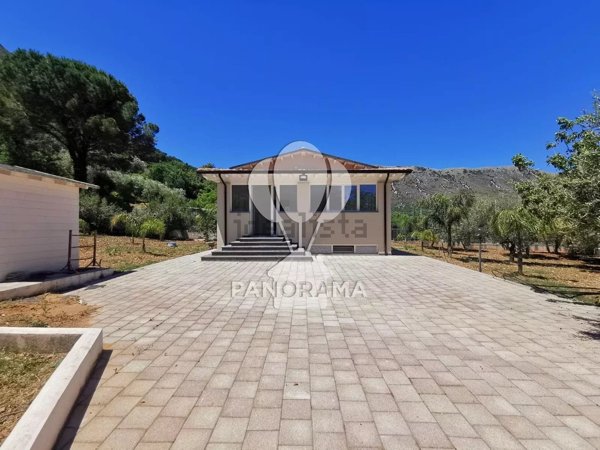 casa indipendente in vendita a Carini