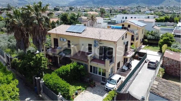 casa indipendente in vendita a Carini