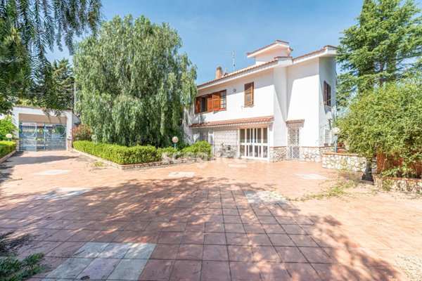 casa indipendente in vendita a Carini