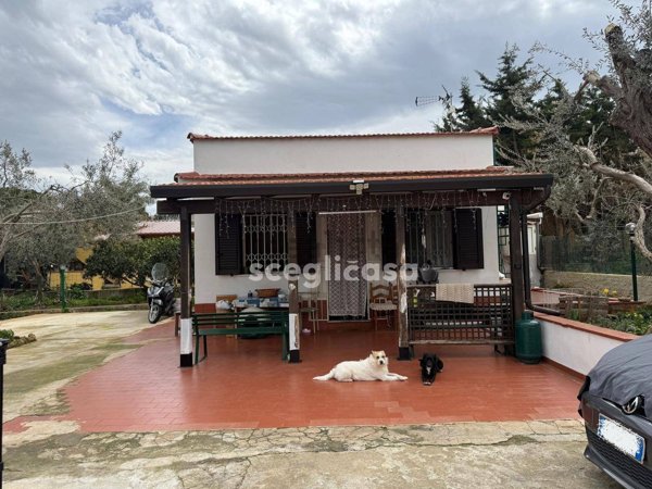 casa indipendente in vendita a Carini