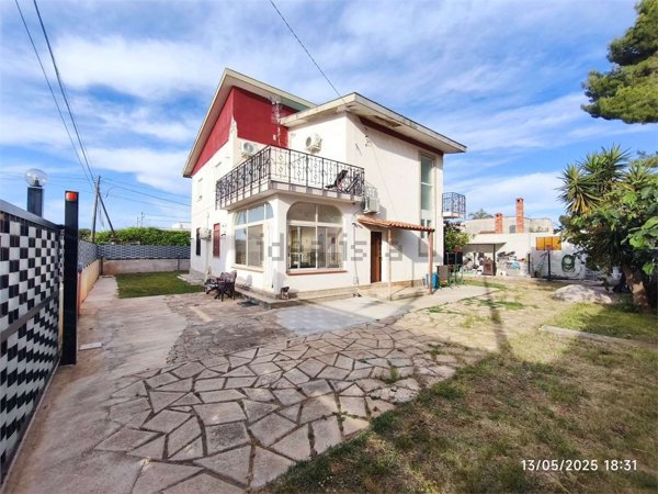 casa indipendente in vendita a Carini