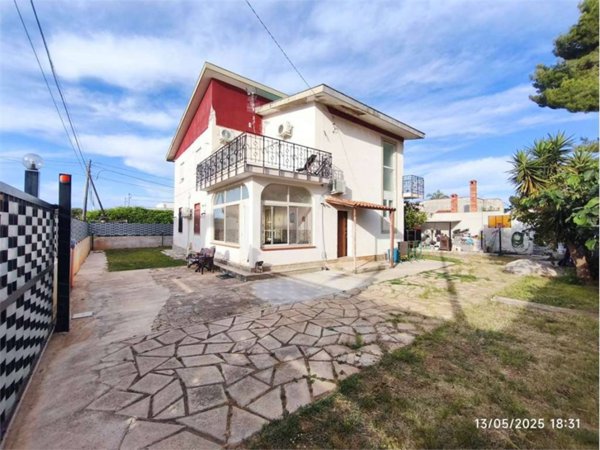 casa indipendente in vendita a Carini