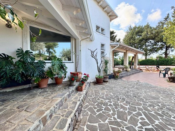 casa indipendente in vendita a Carini in zona Villagrazia di Carini