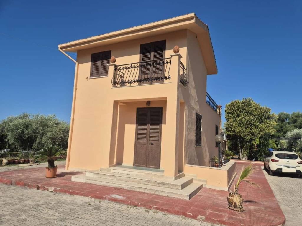 casa indipendente in vendita a Carini in zona Villagrazia di Carini