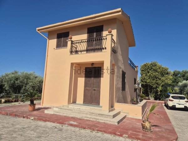 casa indipendente in vendita a Carini in zona Villagrazia di Carini