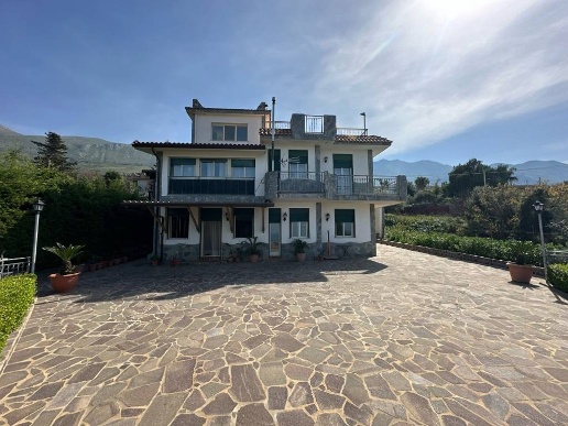 casa indipendente in vendita a Carini
