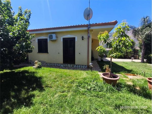 casa indipendente in vendita a Carini