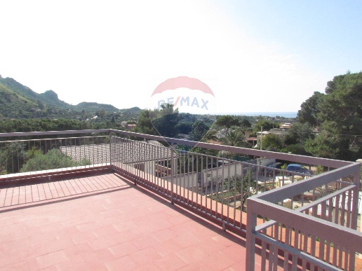 casa indipendente in vendita a Carini in zona Villagrazia di Carini