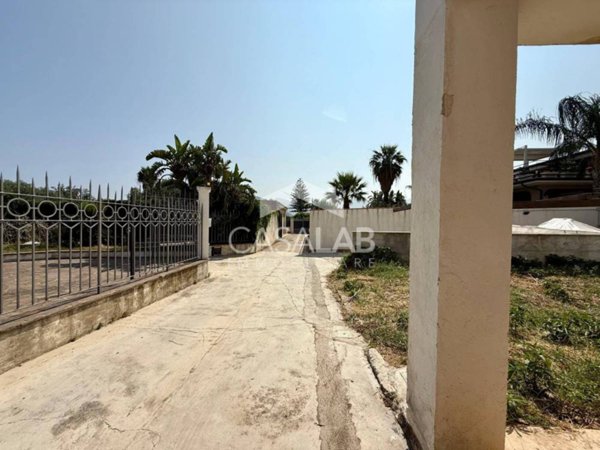 casa indipendente in vendita a Carini