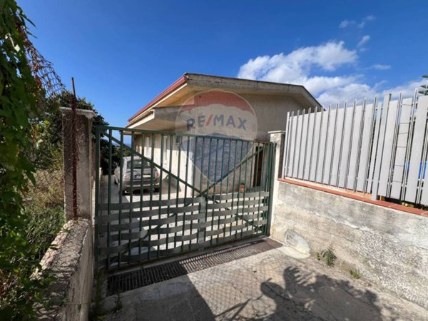 casa indipendente in vendita a Carini