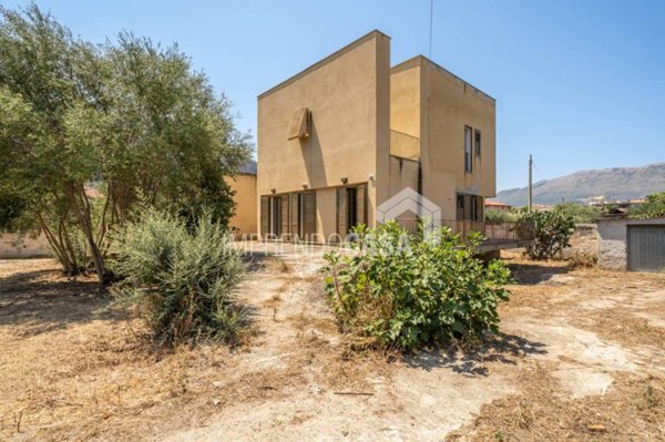 casa indipendente in vendita a Carini