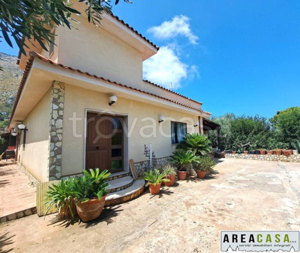 casa indipendente in vendita a Carini in zona Villagrazia di Carini