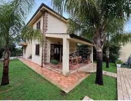 casa indipendente in vendita a Carini