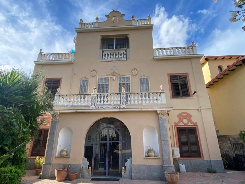 casa indipendente in vendita a Carini