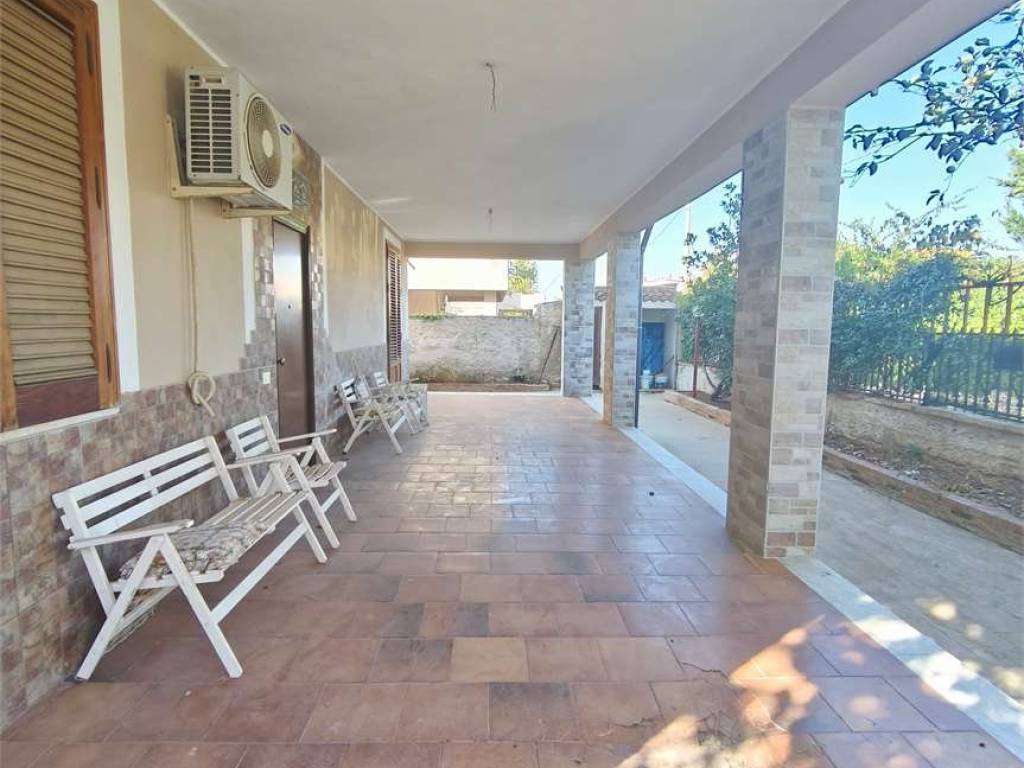 appartamento in vendita a Carini in zona Villagrazia di Carini