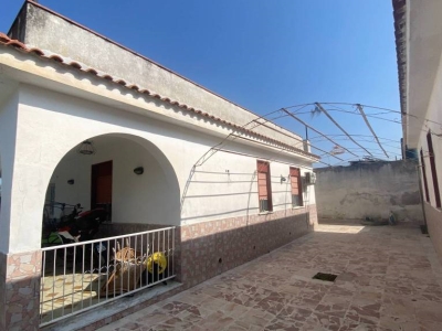 casa indipendente in vendita a Carini in zona Villagrazia di Carini