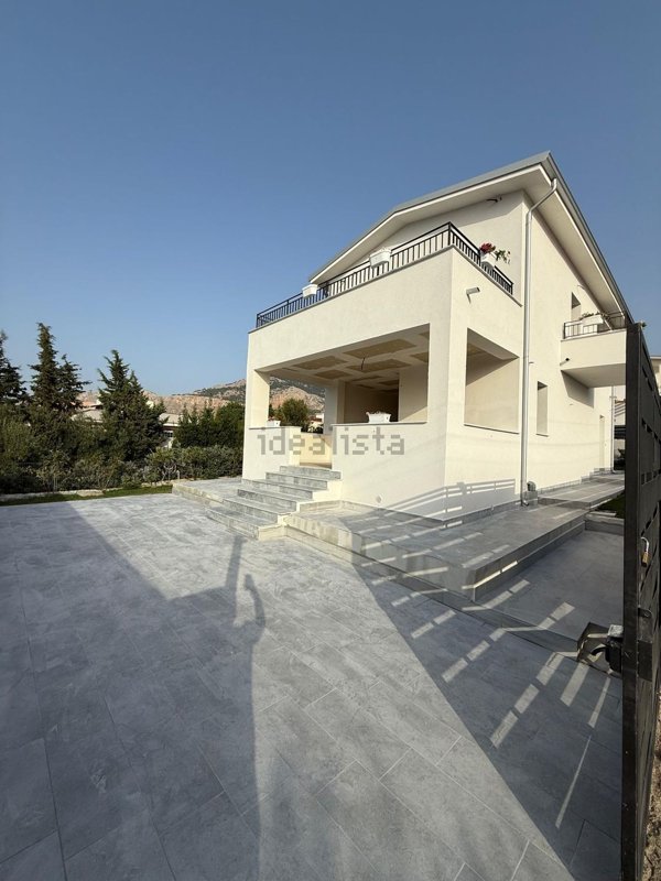 casa indipendente in vendita a Carini