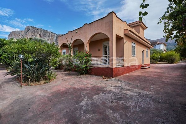 casa indipendente in vendita a Carini