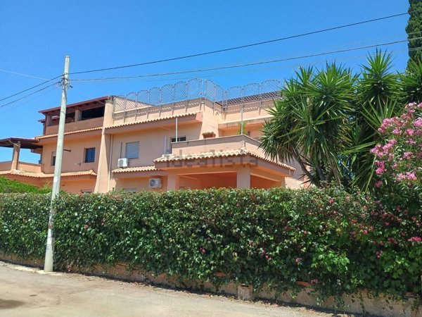 casa indipendente in vendita a Carini in zona Villagrazia di Carini