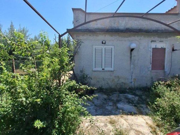 casa indipendente in vendita a Carini in zona Villagrazia di Carini