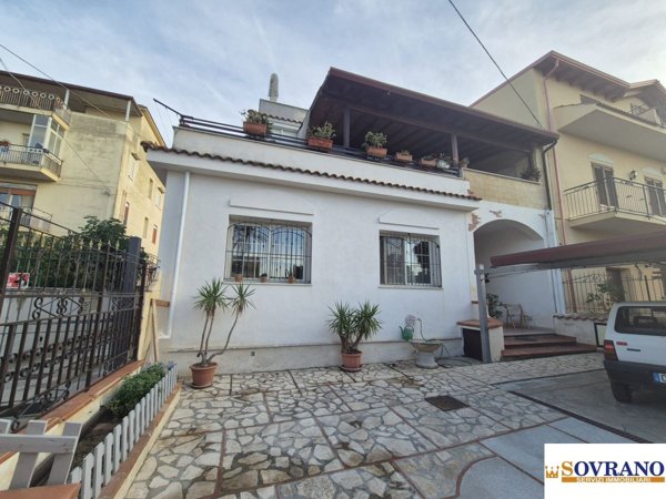 casa indipendente in vendita a Carini