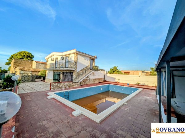 casa indipendente in vendita a Carini in zona Villagrazia di Carini